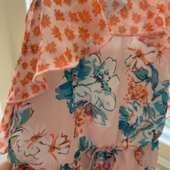 Girls casual dress with ruffles at the top. - Picture 6 of 8